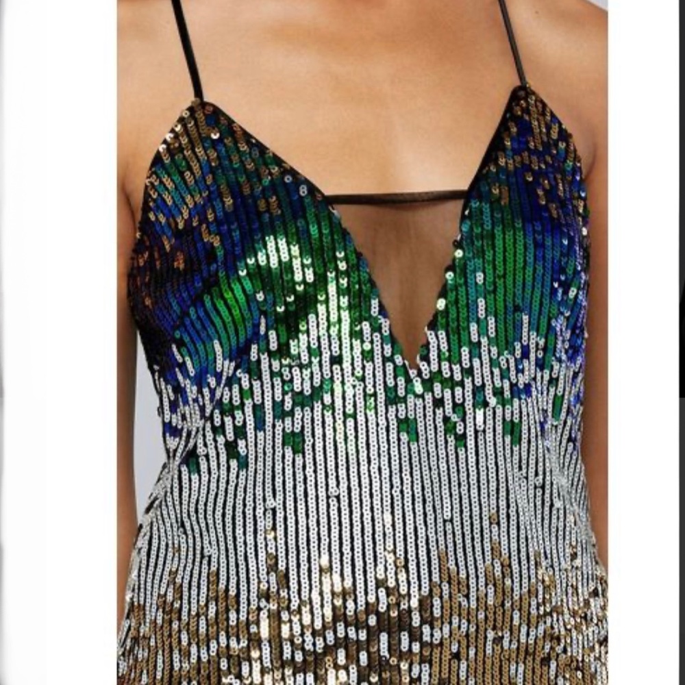 🆕 $60 bebe Colorful Sequin Plunge Tank, Sz…